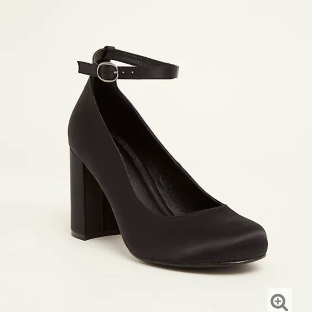 Torrid NWT - Satin Ankle Strap Pump 9W